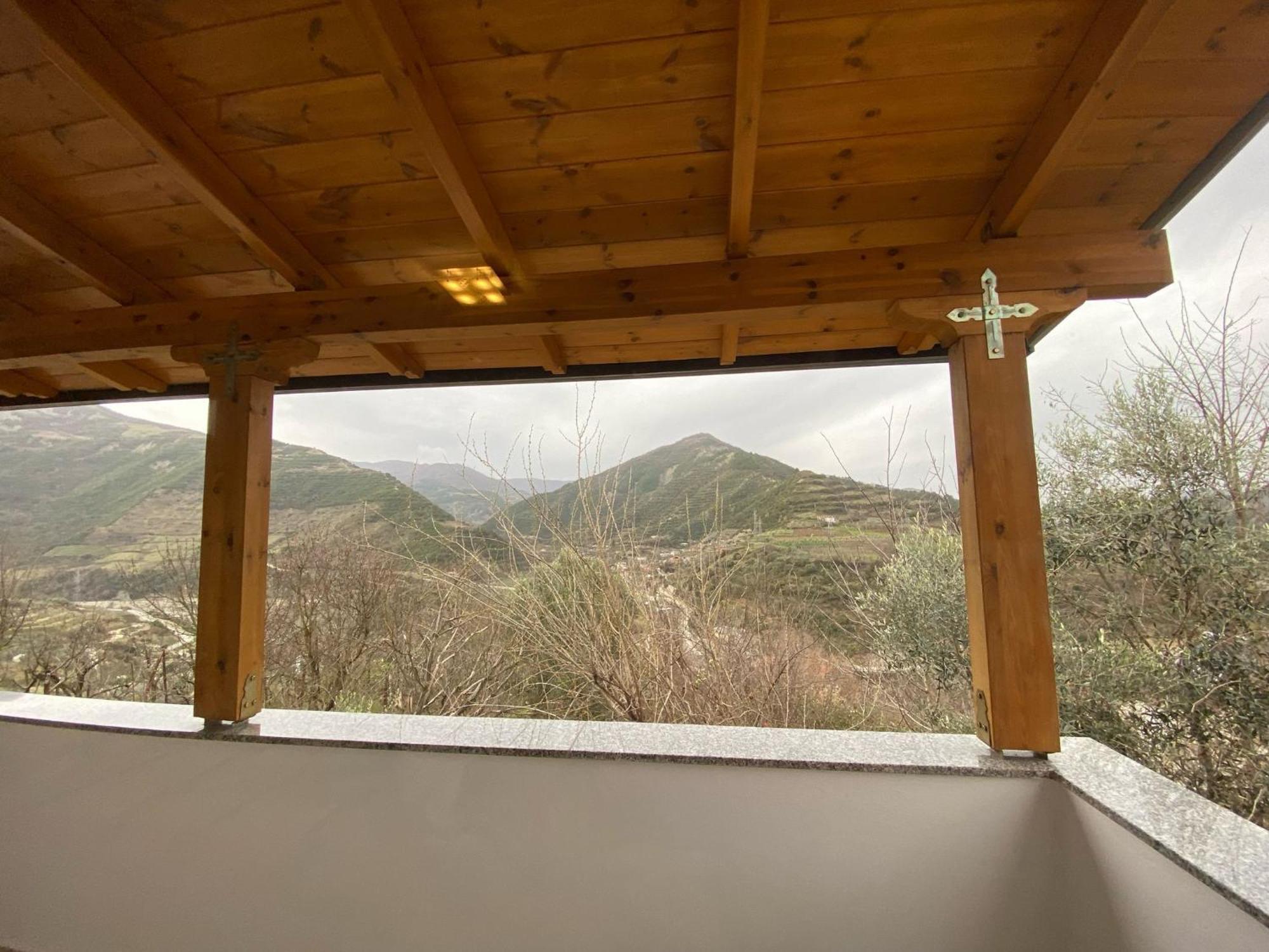 Bright & Cozy Room With Balcony Corovode Exterior photo